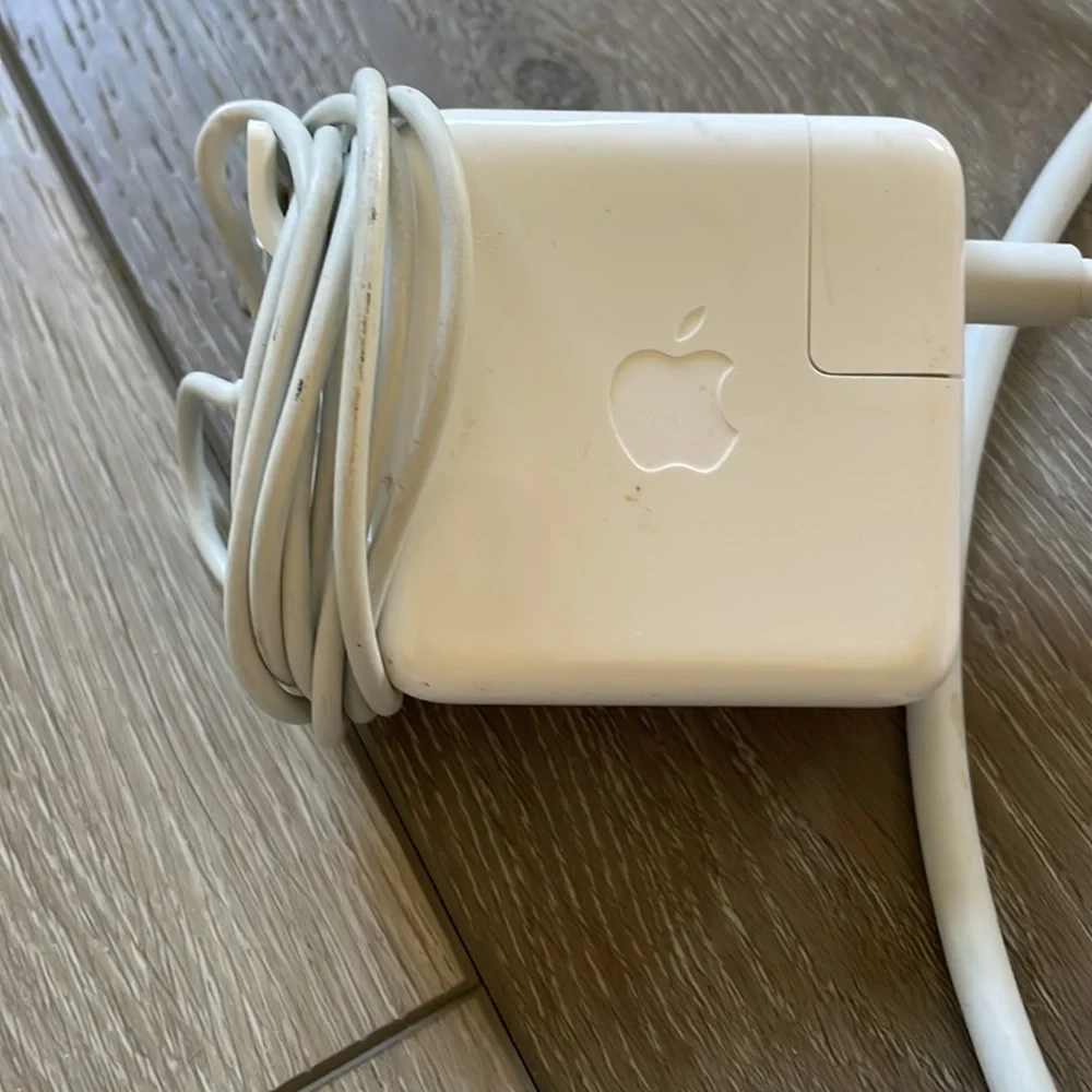 COPY - Apple 45W MagSafe 2 Power Adapter